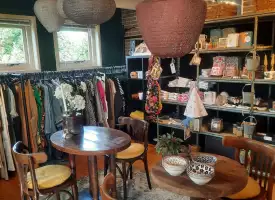 Bats! Tweedehands kleding
