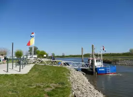 Kozakkenveer & molen aan de haven